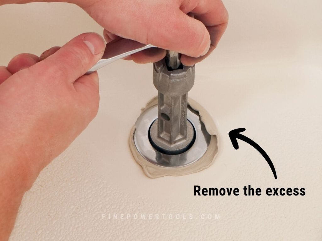 Plumbers Putty vs Silicone Caulk Differences. When to Use?